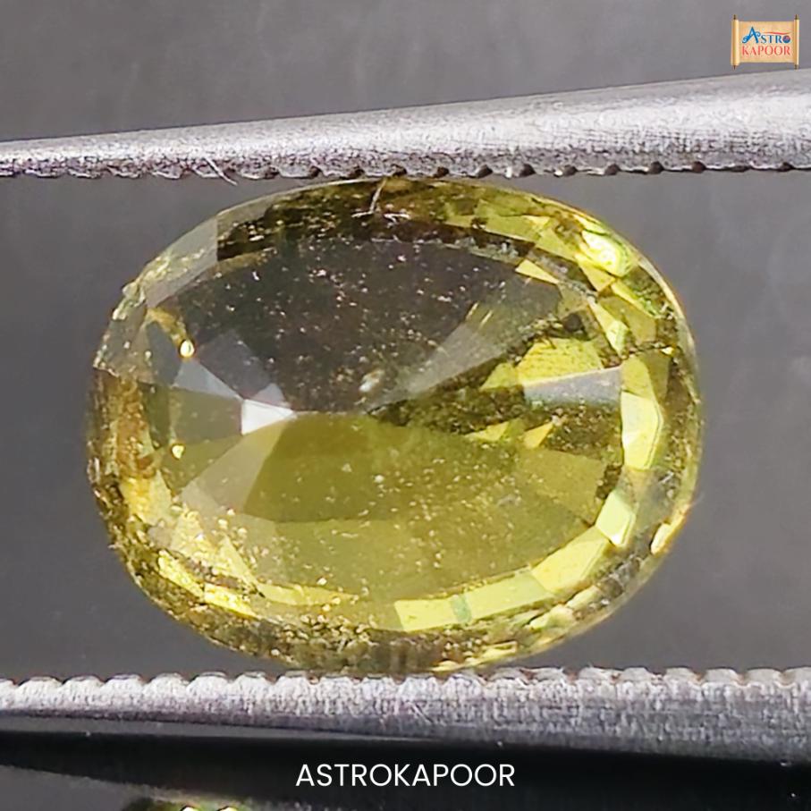 3.36 Carats Natural Yellowish Green Sapphire 9.42mm x 7.38mm x 5.12mm