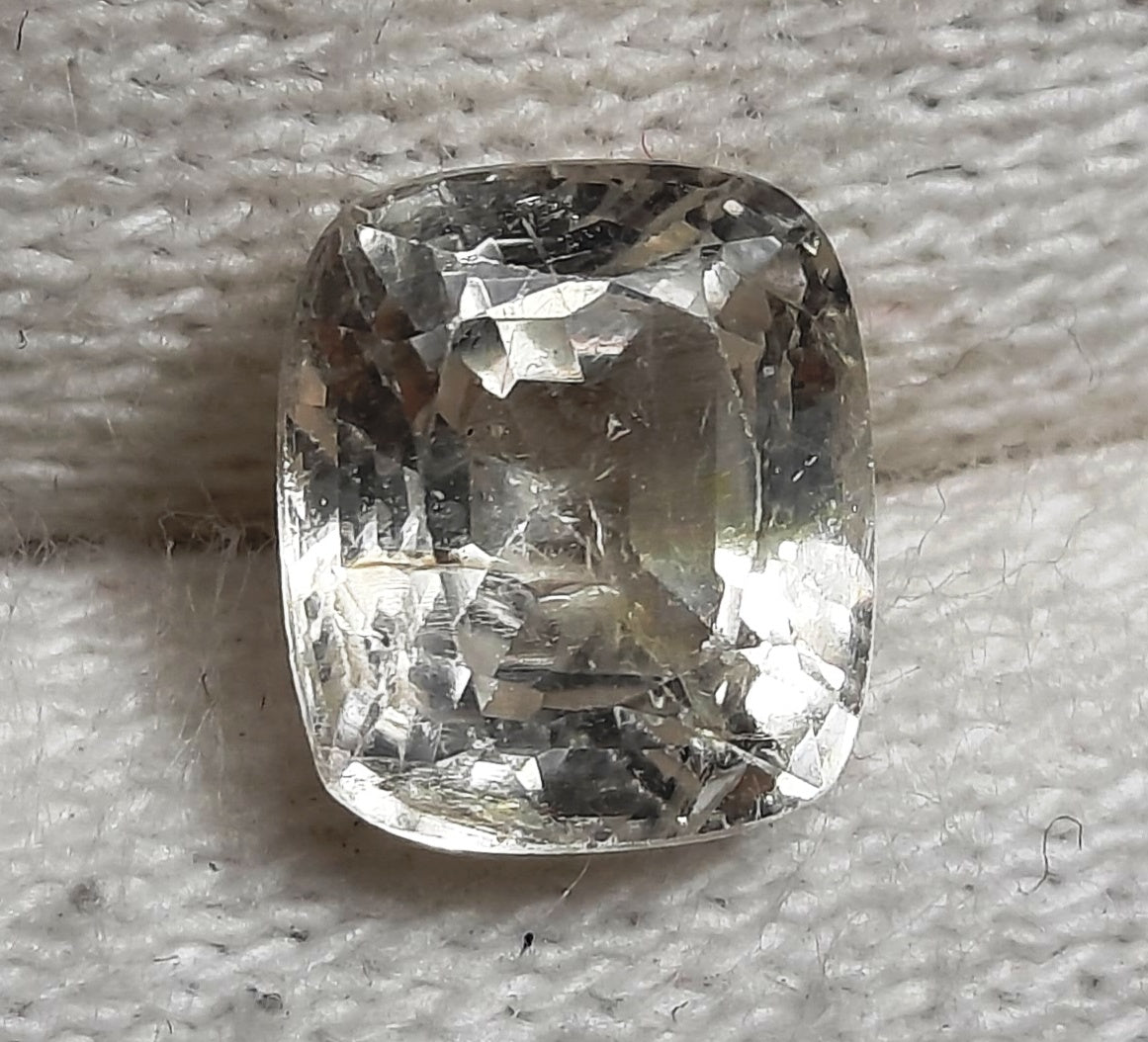 2.80 Carats Natural Colourless Sapphire 9.51x7.12x4.59mm