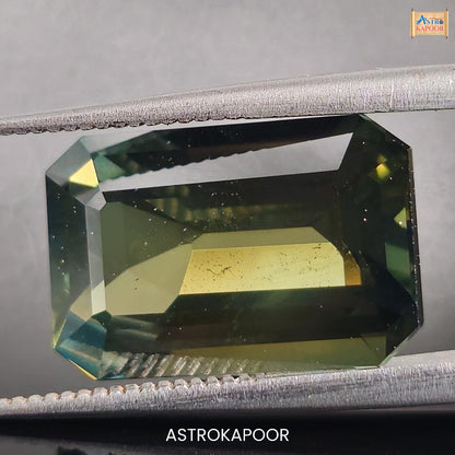 9.05 Carats Natural Greenish Blue Sapphire 15.02mm x 9.82mm x 6.01mm