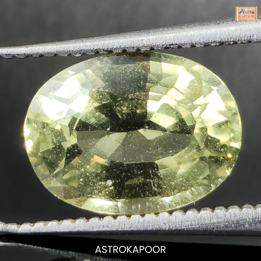 3.22 Carats Natural Greenish Yellow Sapphire 9.93mm x 7.40mm x 4.73mm