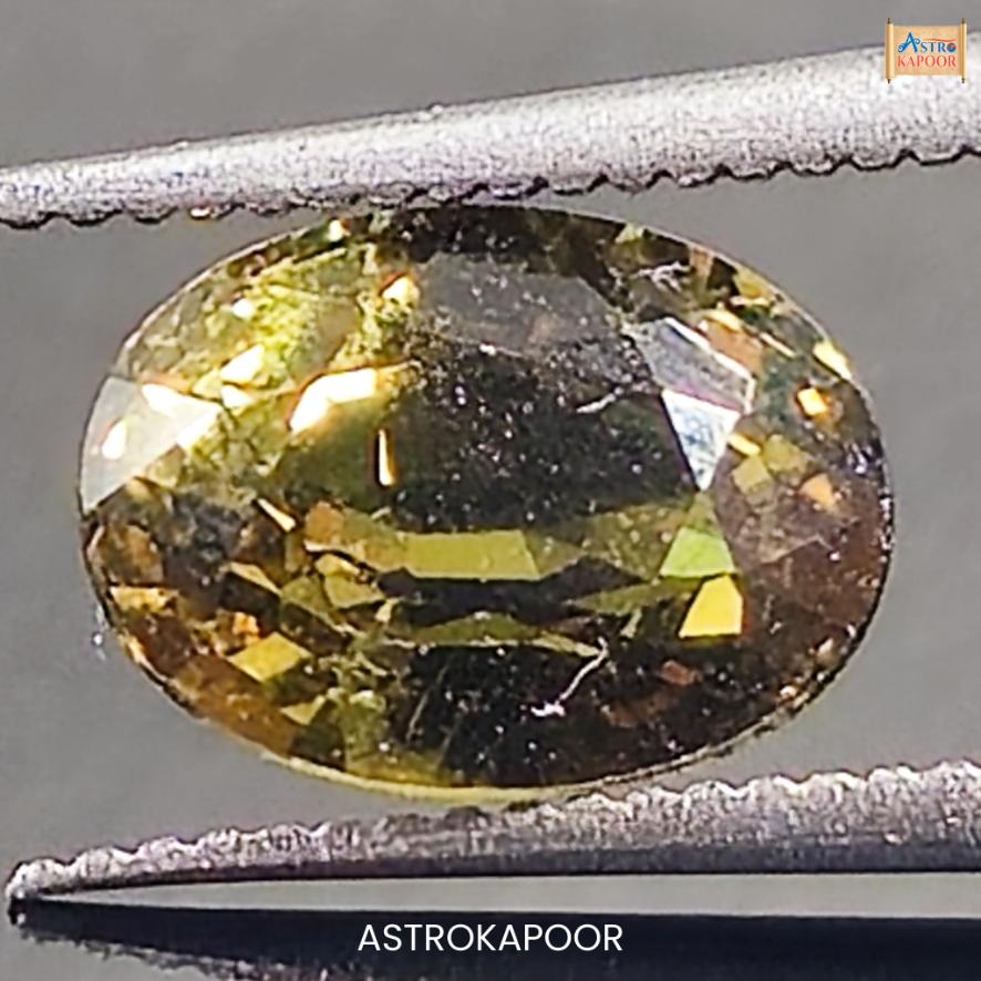2.39 Carats Natural Yellowish Green Sapphire 8.52mm x 6.32mm x 4.79mm