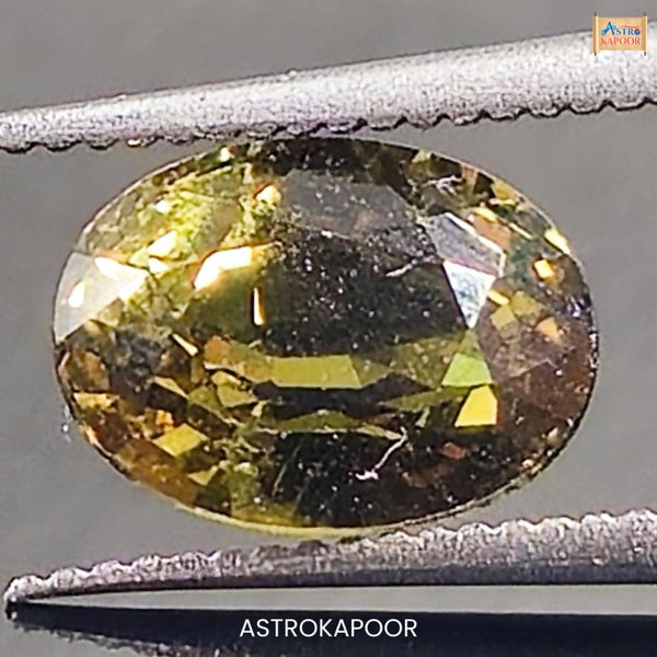 2.39 Carats Natural Yellowish Green Sapphire 8.52mm x 6.32mm x 4.79mm