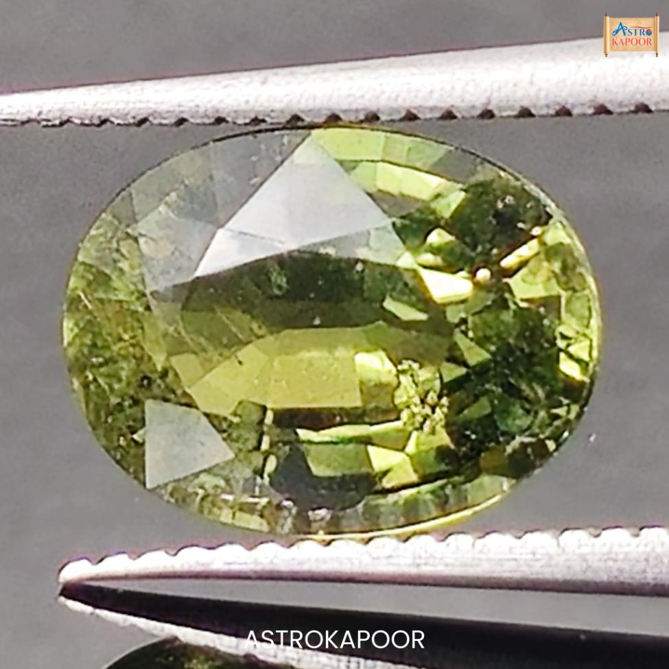 2.18 Carats Natural Yellowish Green Sapphire 8.92mm x 6.66mm x 4.04mm