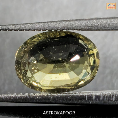 3.02 Carats Natural Greenish Yellow Sapphire 9.55mm x 6.98mm x 4.64mm