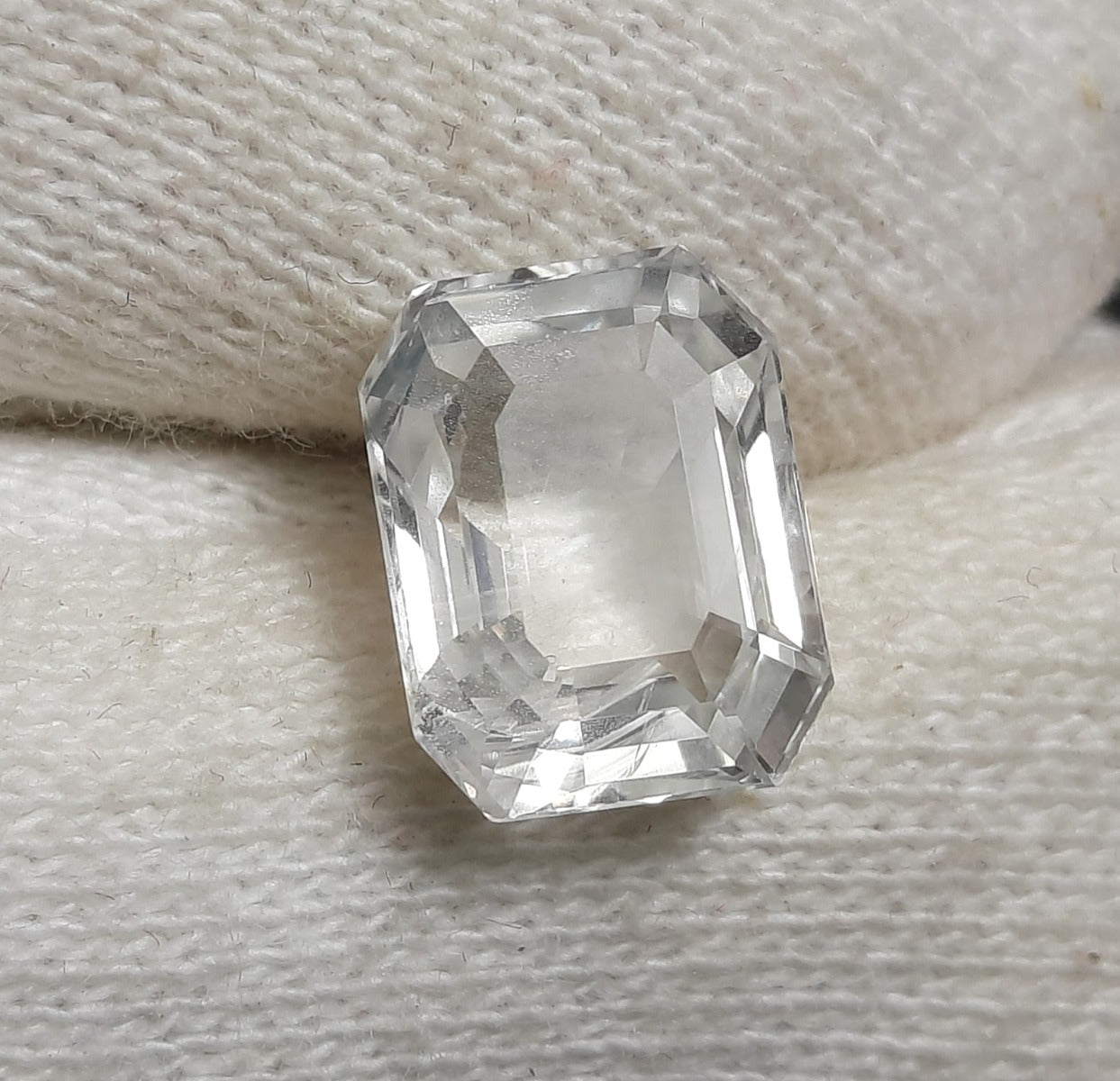 5.95 Carats Natural Colourless Sapphire 11.35x8.73x5.37mm