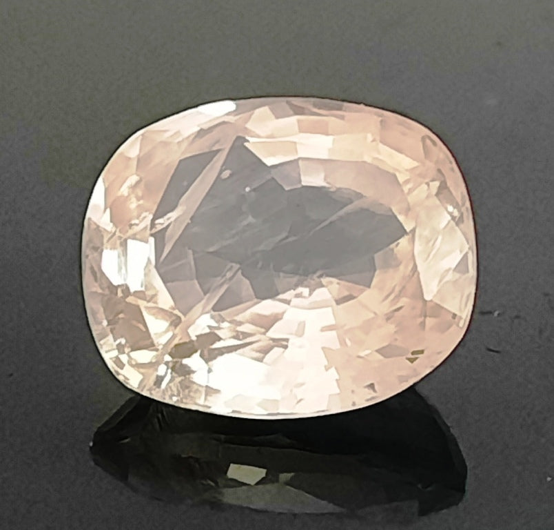 4.57 Carats Natural Yellow Sapphire 10.53x8.71x5.32mm