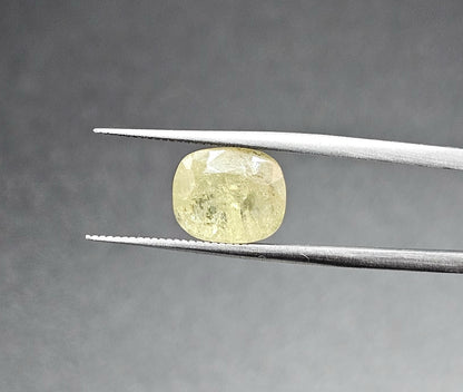 4.55 Carats Natural Olive Sapphire 9.67 x 7.25 x 5.75 mm