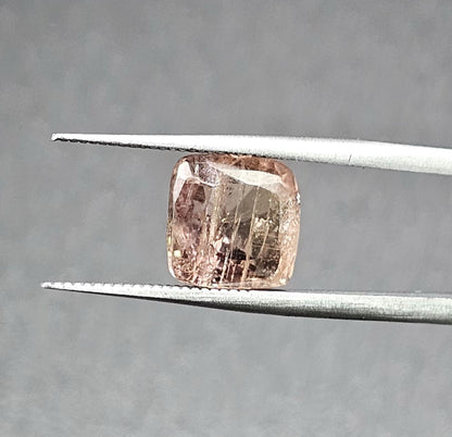 4.69 Carats Natural Olive Sapphire 8.14 x 5.38 x 8.97 mm