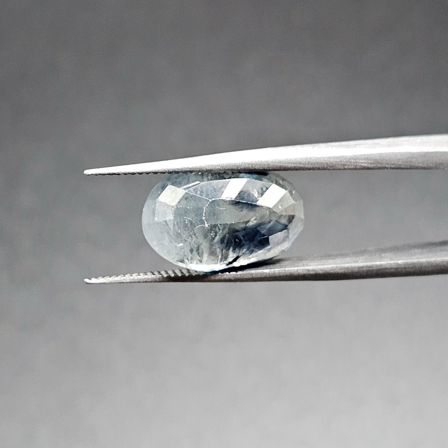 8.92 Carats Natural Sea Blue Sapphire 14.77 x 6.22 x 9.16 mm