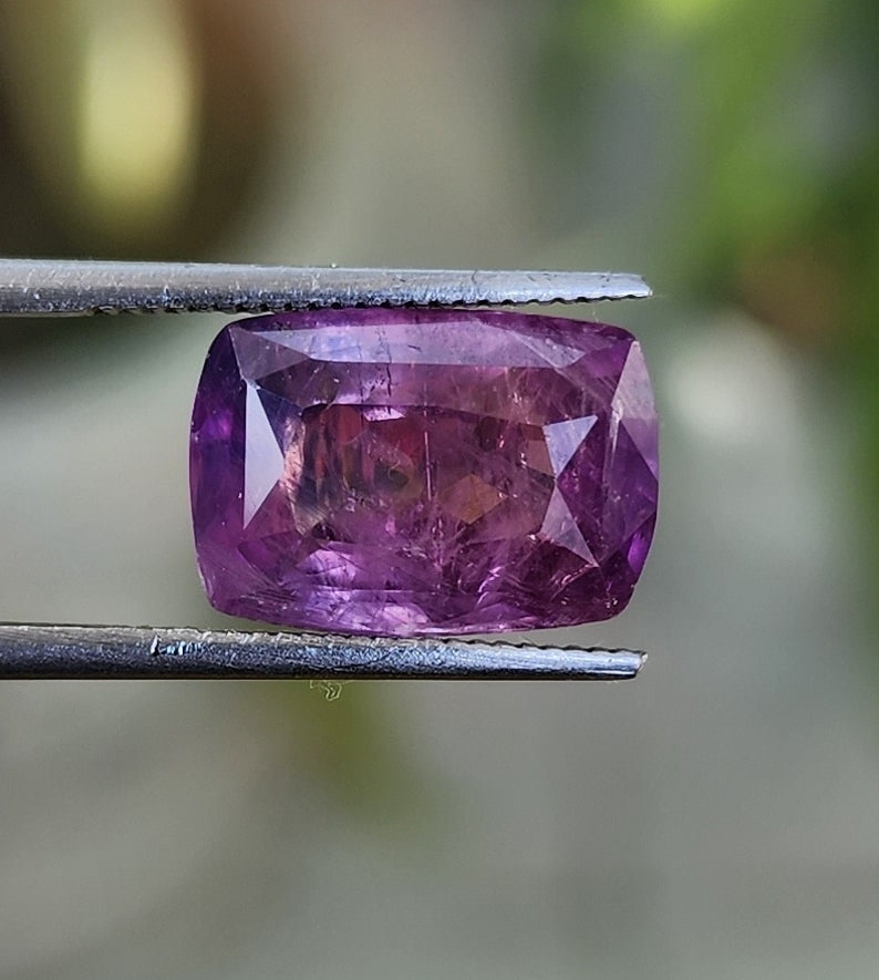 6.67 Carats Natural Pink Sapphire 10.37 x 8.67 x 6.06 mm