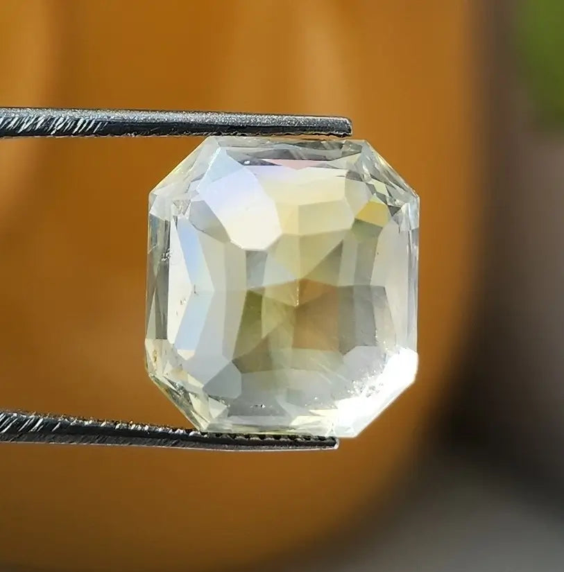14.68 Carats Natural Yellow Sapphire 11.82 x 10.08 x 9.30 mm