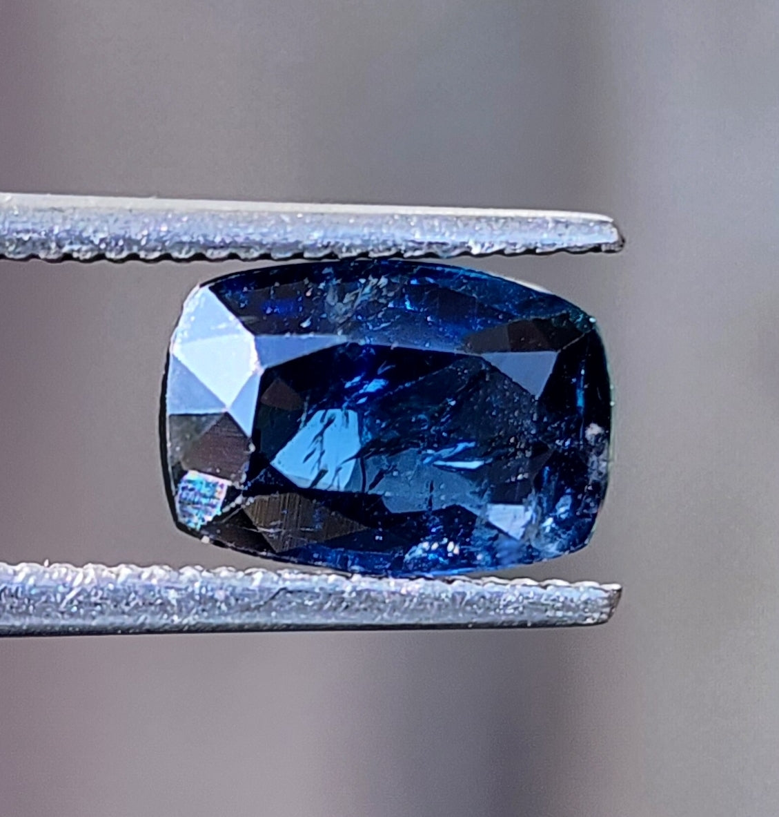 1.85 Carats Natural Blue Sapphire 8.88 x 6.03 x 3.48 mm