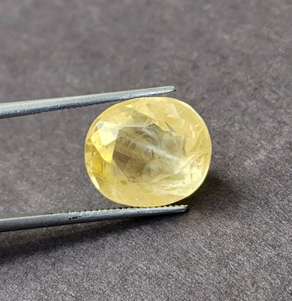 11.39 Carats Natural Yellow Sapphire 13.85x12.05x7.61mm